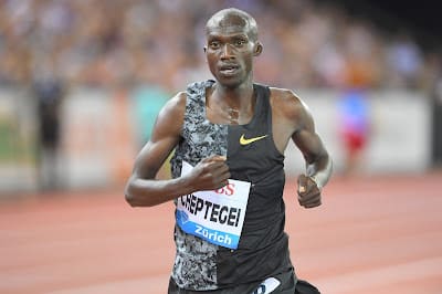 Joshua Cheptegei’s 10K world record at the 2019 Valencia Marathon