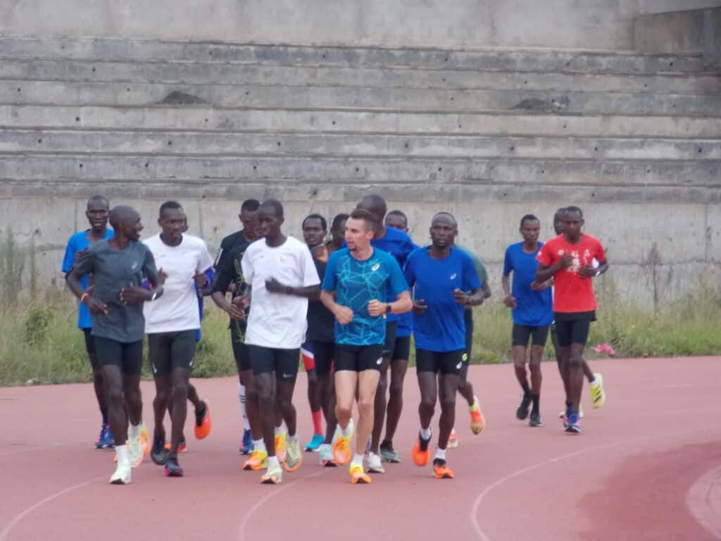Runners enjoying a quality marathon training