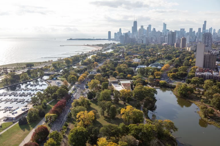 Six essentials for a thrilling 2025 Chicago Marathon viewing