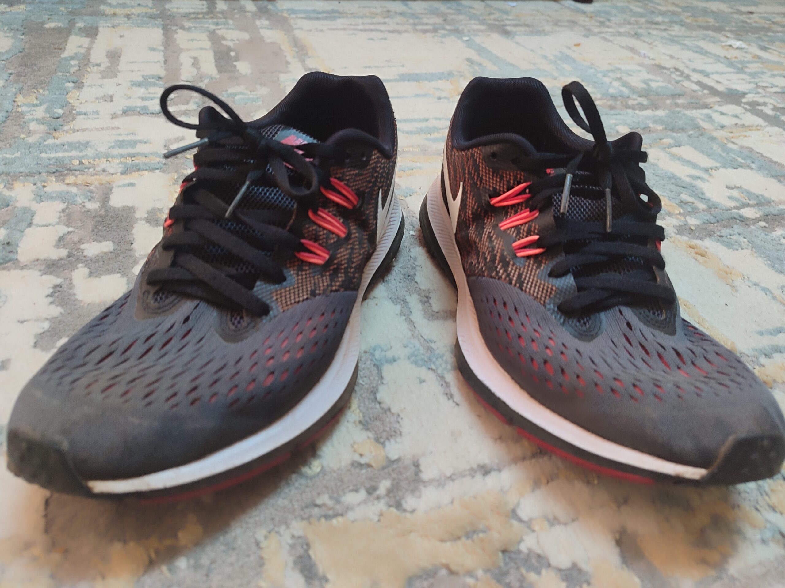 Knowing how to choose the right running shoes is a great resource for older runners